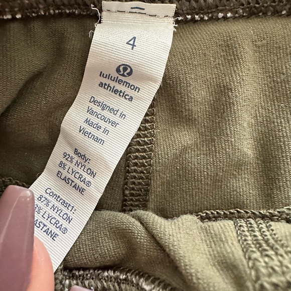 Lululemon joggers with adjustable waist - Picture 3 of 3